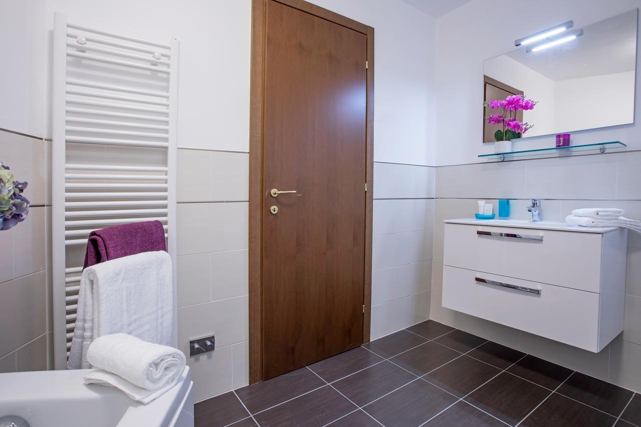 Ossuccio Grande C Home With Pool Sleeps 12 By Italian Apartments Como Exterior foto